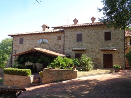 casa indipendente in vendita ad Arezzo in zona Rigutino