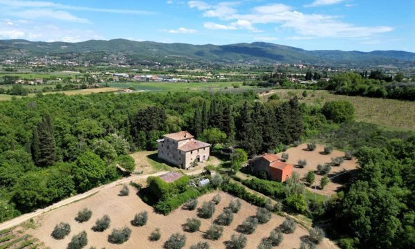 casale in vendita ad Arezzo in zona Centro Città