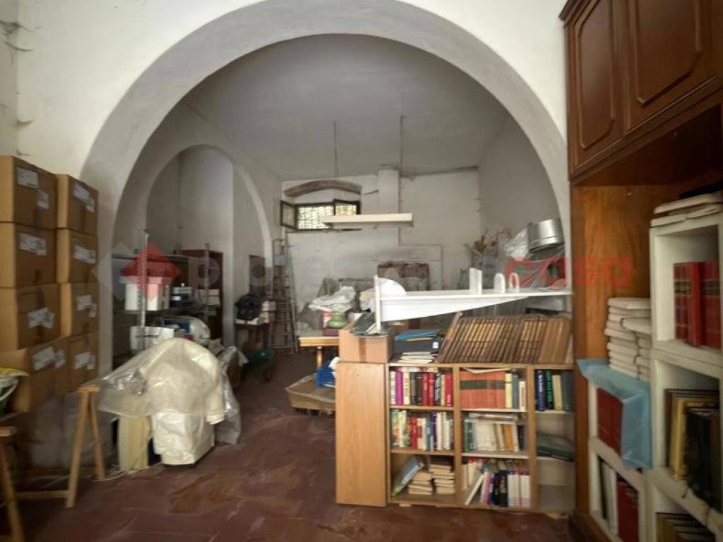 locale commerciale in vendita ad Arezzo