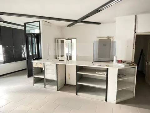 negozio in vendita ad Arezzo in zona Fiorentina