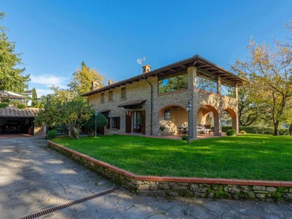 casa indipendente in vendita ad Arezzo in zona Quarata