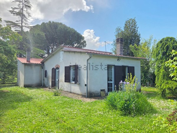 casa indipendente in vendita ad Arezzo in zona Antria