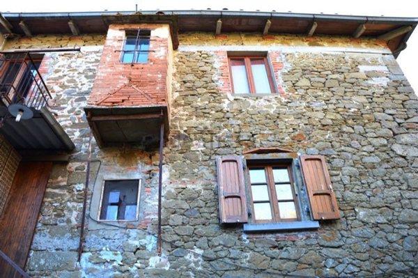 casa indipendente in vendita ad Arezzo in zona Palazzo del Pero
