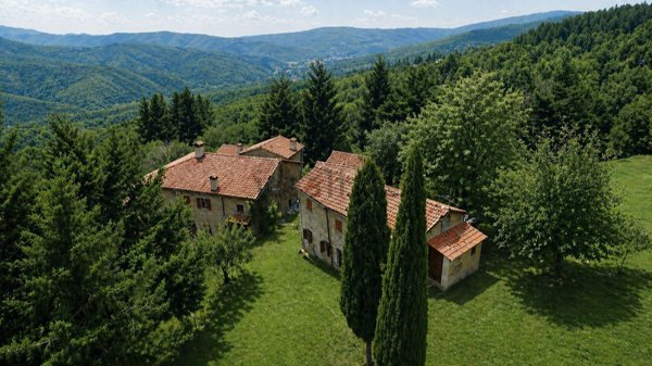 casa indipendente in vendita ad Arezzo in zona Palazzo del Pero