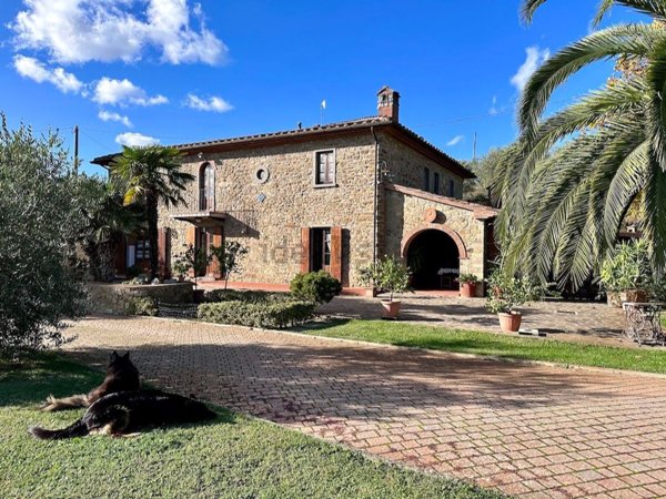casa indipendente in vendita ad Arezzo in zona Ponte Alla Chiassa