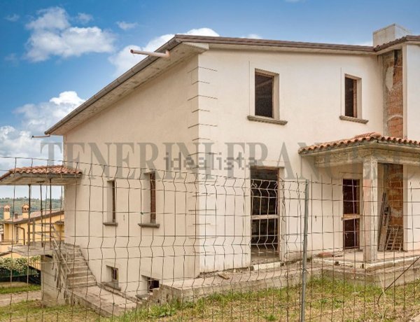 casa indipendente in vendita ad Arezzo in zona Pescaiola