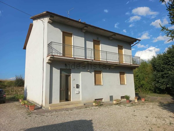 casa indipendente in vendita ad Arezzo in zona Fiorentina