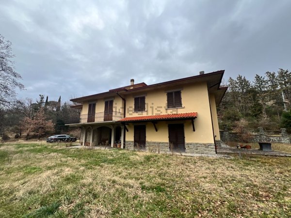 casa indipendente in vendita ad Arezzo in zona Antria