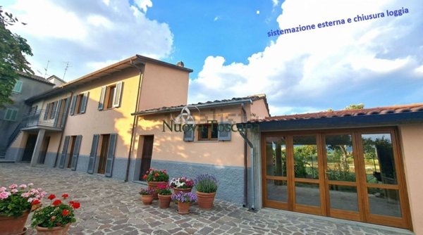 casa indipendente in vendita ad Arezzo in zona Rigutino