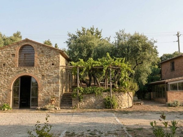 casa indipendente in vendita ad Arezzo in zona San Firenze-Fonte di Sala