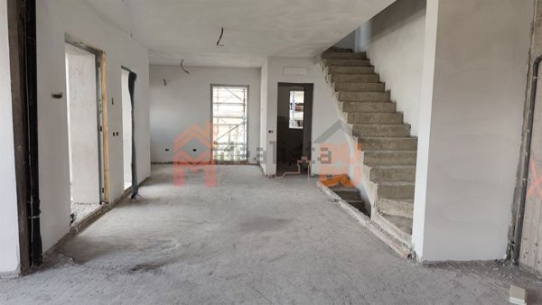 casa indipendente in vendita ad Arezzo