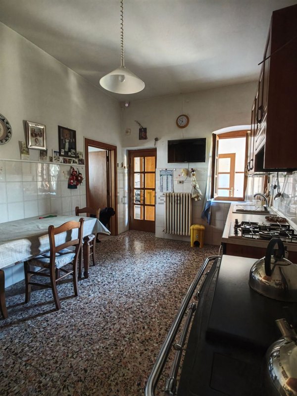 casa indipendente in vendita ad Arezzo in zona San Polo