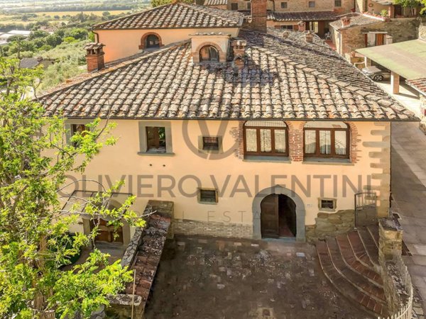 casa indipendente in vendita ad Arezzo in zona San Zeno