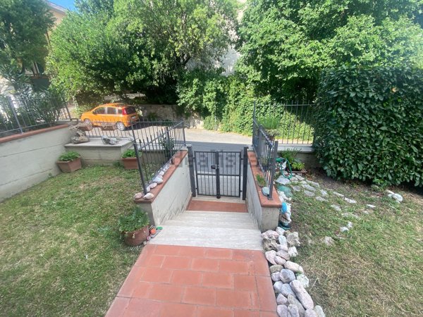 casa indipendente in vendita ad Arezzo in zona Ripa di Olmo