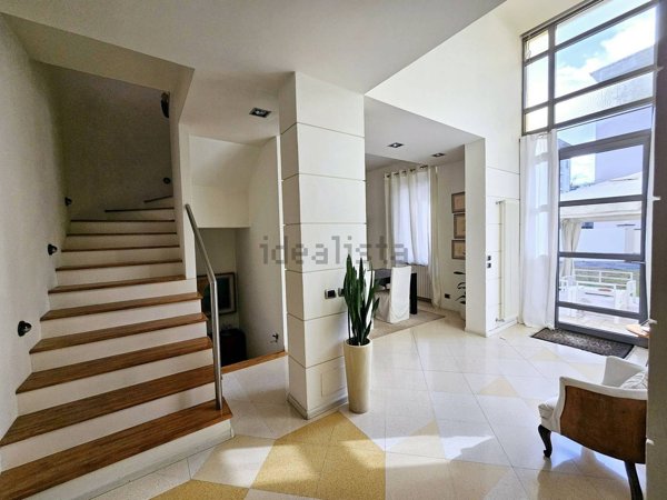 casa indipendente in vendita ad Arezzo in zona Vittorio Veneto