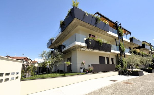 casa indipendente in vendita ad Arezzo