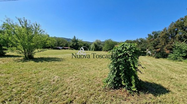 casa indipendente in vendita ad Arezzo in zona Agazzi
