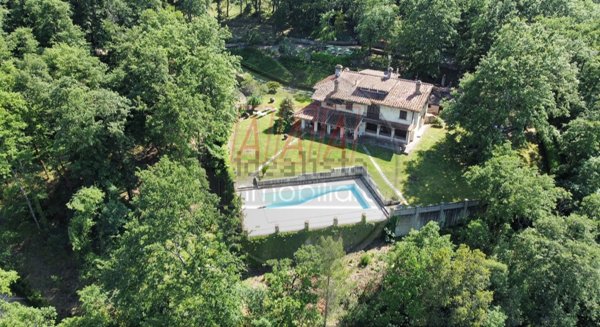 casa indipendente in vendita ad Arezzo in zona Agazzi