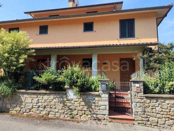 casa indipendente in vendita ad Arezzo in zona Vitiano