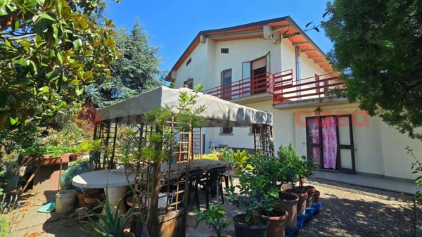 casa indipendente in vendita ad Arezzo in zona San Zeno