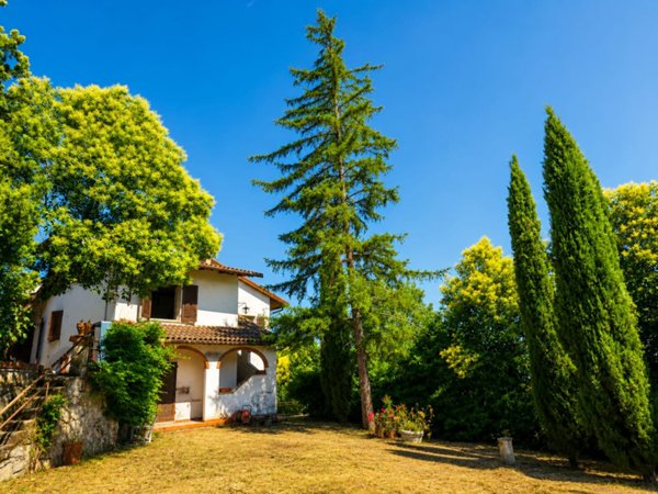 casa indipendente in vendita ad Arezzo in zona Agazzi