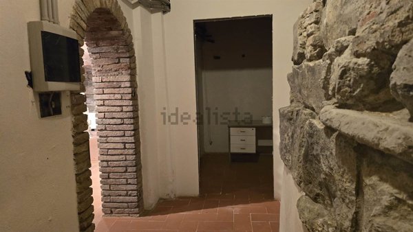 locale commerciale in vendita ad Arezzo in zona Centro Città