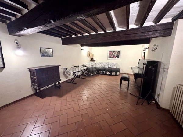 casa indipendente in vendita ad Arezzo in zona Agazzi