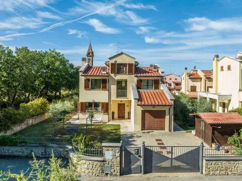 intera palazzina in vendita ad Arezzo in zona Rigutino