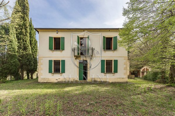 casa indipendente in vendita ad Arezzo