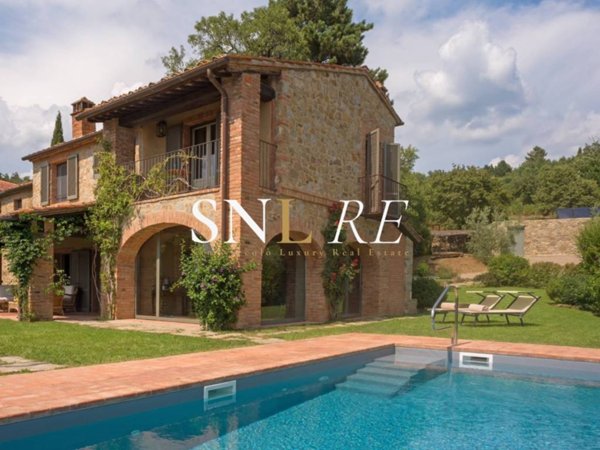 casa indipendente in vendita ad Arezzo in zona Antria