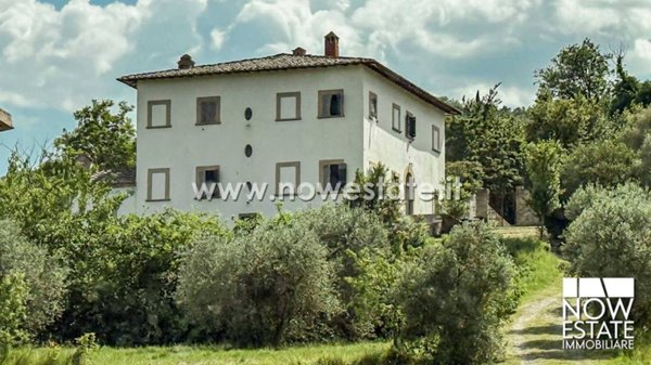 casa indipendente in vendita ad Arezzo in zona Agazzi