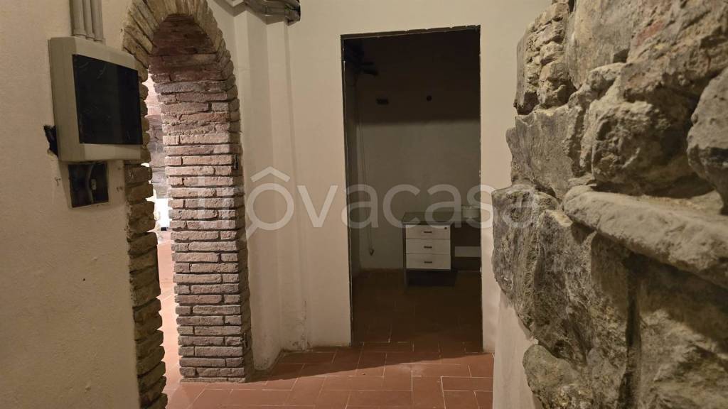 negozio in vendita ad Arezzo in zona Centro Città