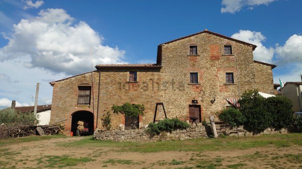casa indipendente in vendita ad Arezzo in zona Agazzi