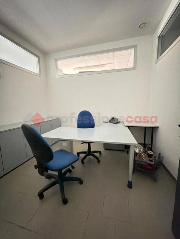 locale commerciale in vendita ad Arezzo in zona I Sadotti