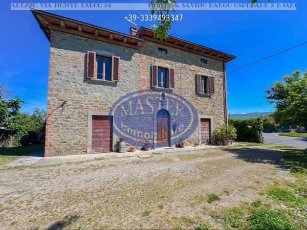 casa indipendente in vendita ad Arezzo in zona Centro Città