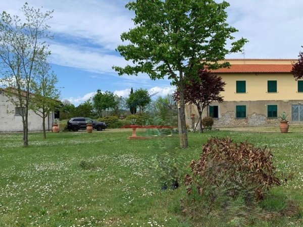 appartamento in vendita ad Arezzo in zona Terrarossa