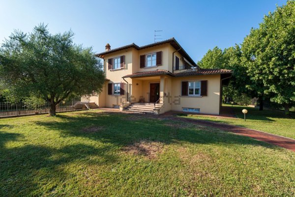 casa indipendente in vendita ad Arezzo in zona Fiorentina