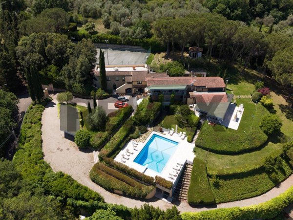 casa indipendente in vendita ad Arezzo in zona Agazzi