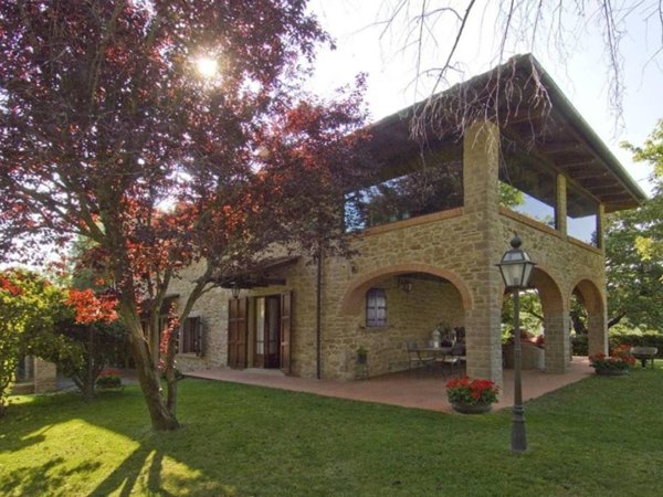 casa indipendente in vendita ad Arezzo in zona Centro Città