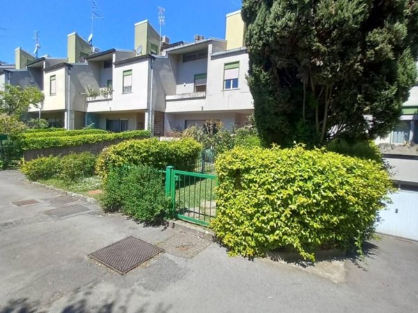 casa indipendente in vendita ad Arezzo in zona Santa Firmina