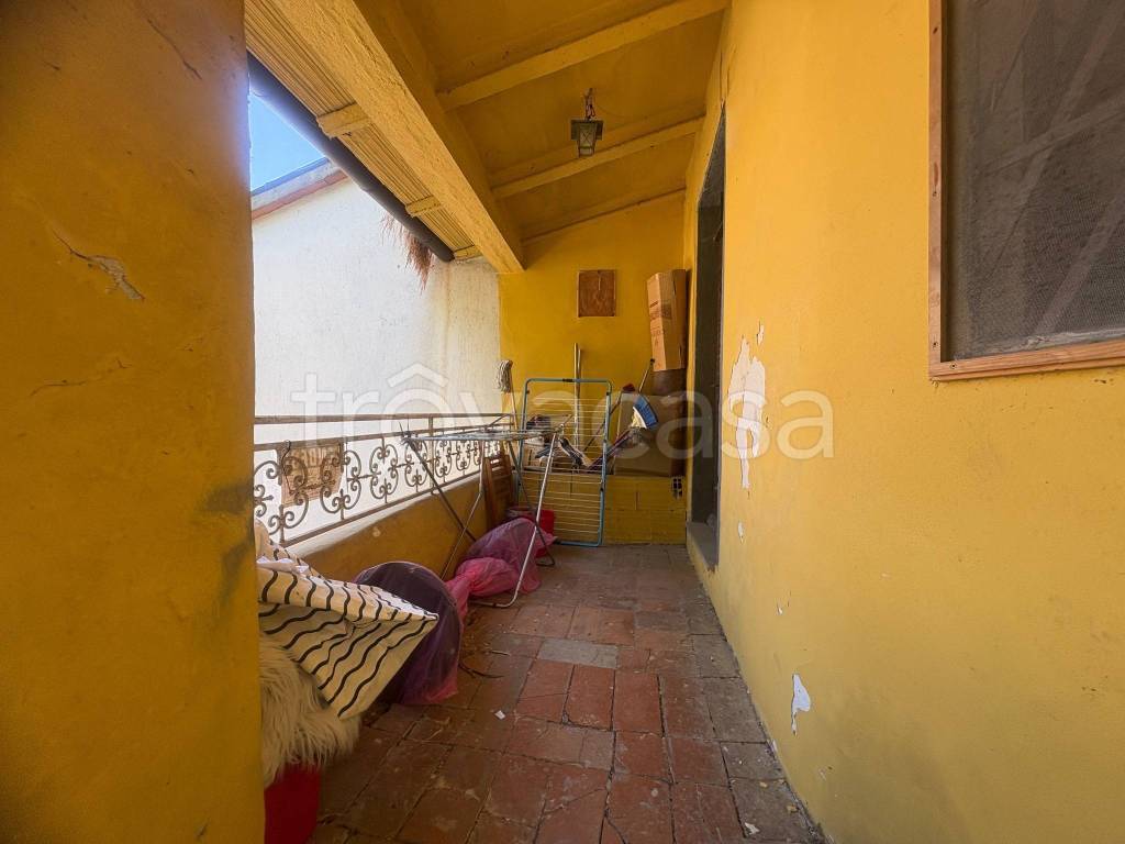 casa indipendente in vendita ad Arezzo in zona Quarata