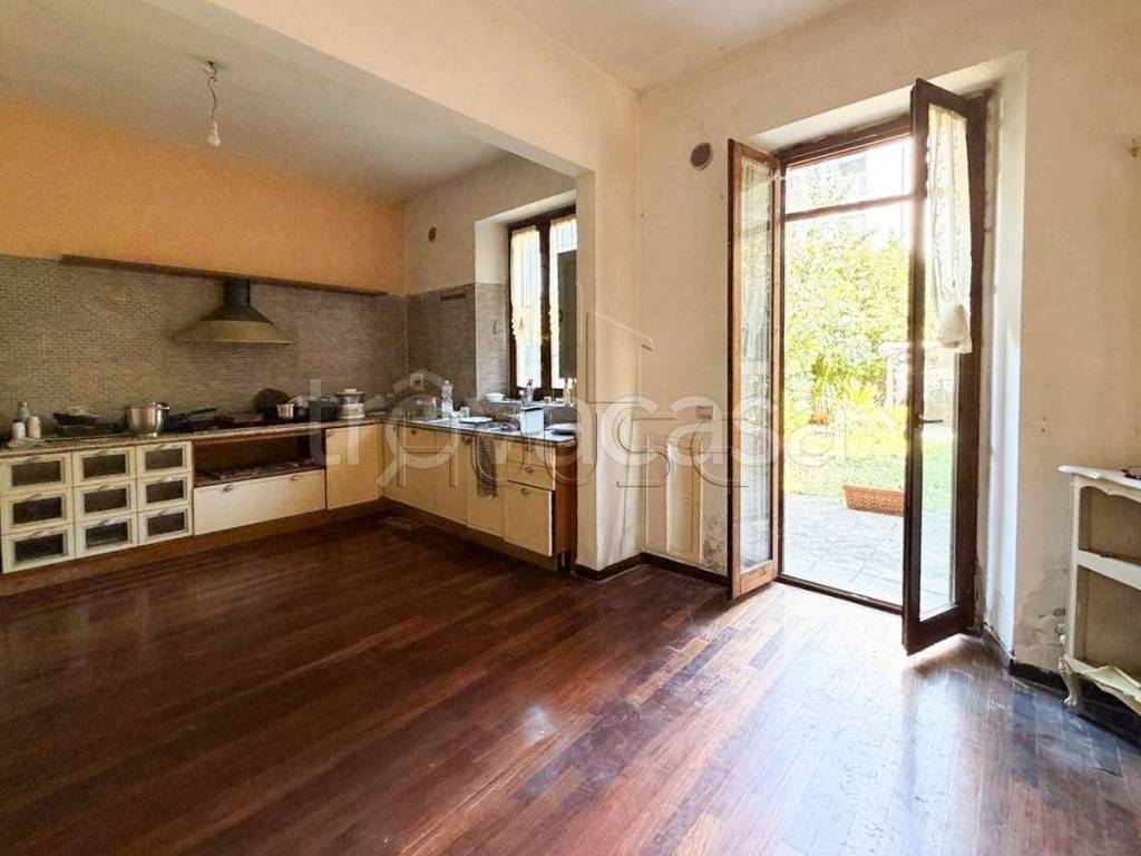 casa indipendente in vendita ad Arezzo in zona Fiorentina