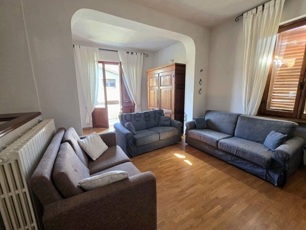 casa indipendente in vendita ad Arezzo in zona Marcena