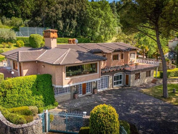 casa indipendente in vendita ad Arezzo in zona Centro Città