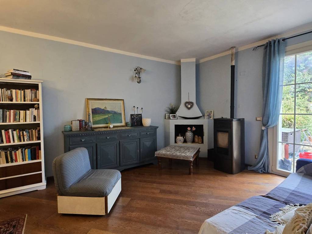 casa indipendente in vendita ad Arezzo in zona Rigutino