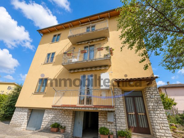 appartamento in vendita ad Arezzo in zona Ponte Alla Chiassa