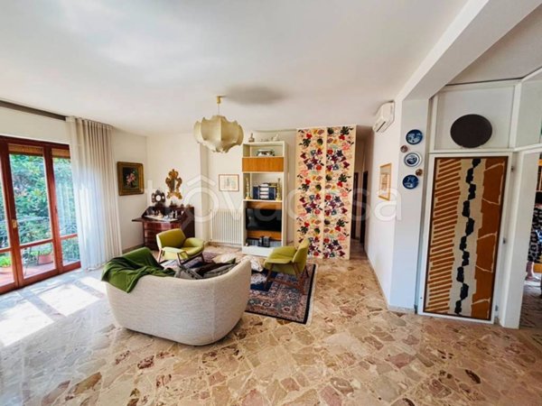 casa indipendente in vendita ad Arezzo