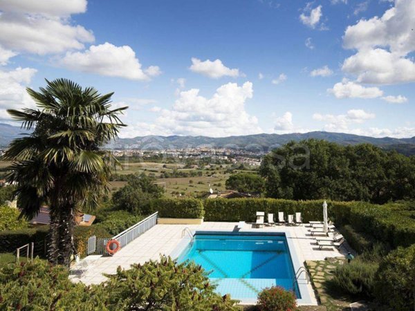 casa indipendente in vendita ad Arezzo in zona Centro Città