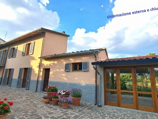 casa indipendente in vendita ad Arezzo