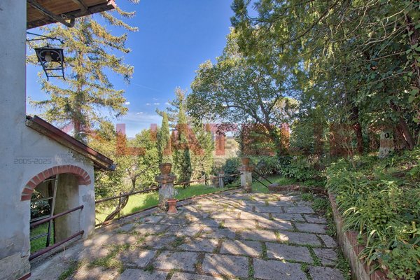 casa indipendente in vendita ad Arezzo in zona Agazzi